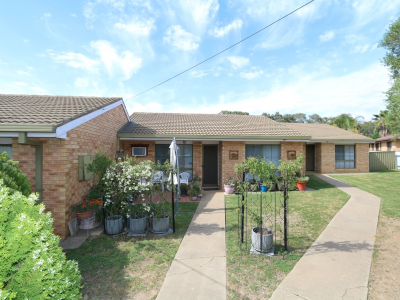 Unit 2/10 Wewak Street, Ashmont NSW 2650