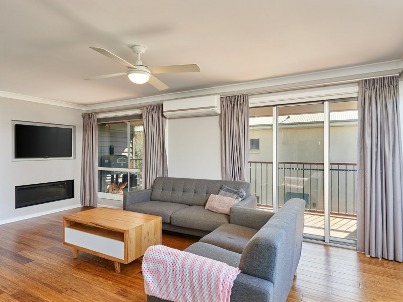 9 Bellevue Parade, Kooringal NSW 2650