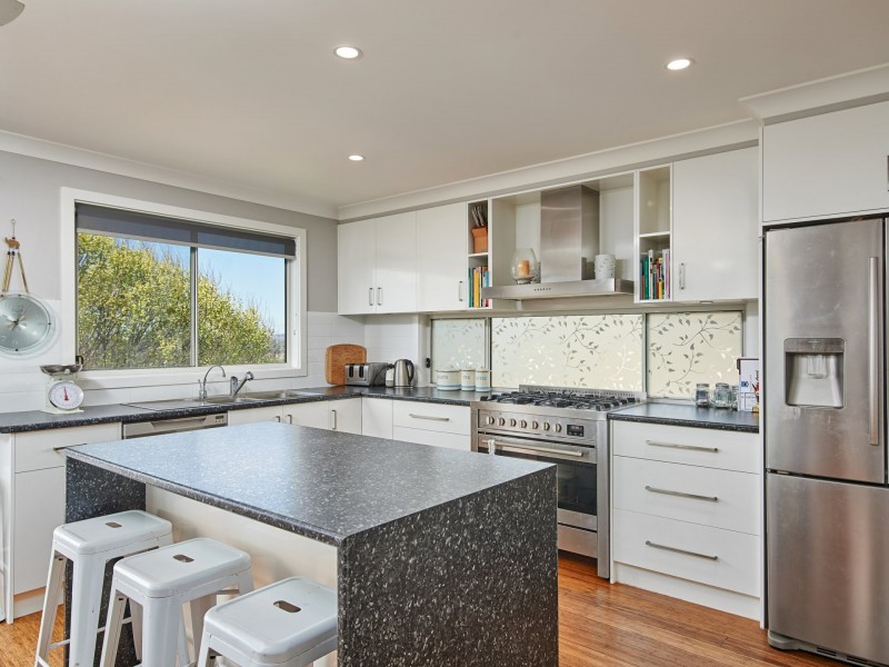 9 Bellevue Parade, Kooringal NSW 2650