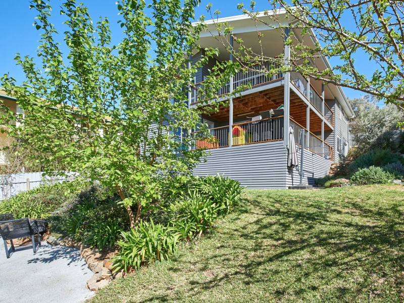 9 Bellevue Parade, Kooringal NSW 2650