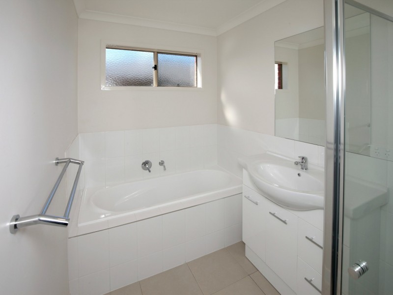 15 Paperbark Drive, Forest Hill NSW 2651