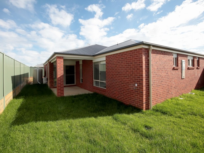 15 Paperbark Drive, Forest Hill NSW 2651