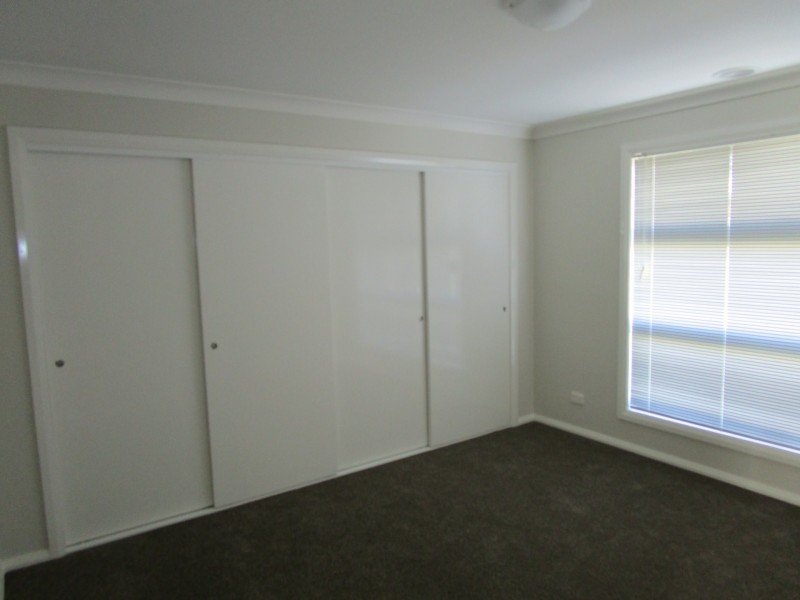 2/12 Paradise Drive, Gobbagombalin NSW 2650