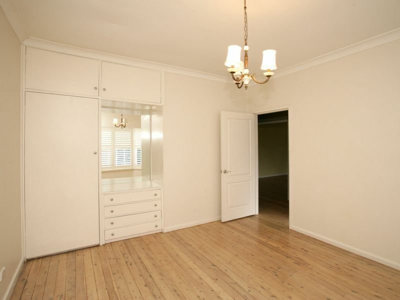 14 Wilks Avenue, Kooringal NSW 2650