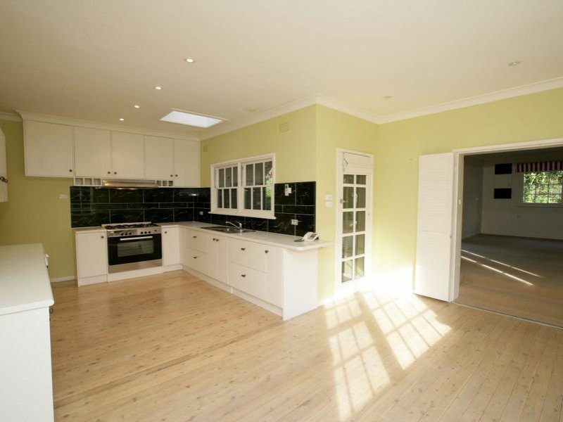 14 Wilks Avenue, Kooringal NSW 2650