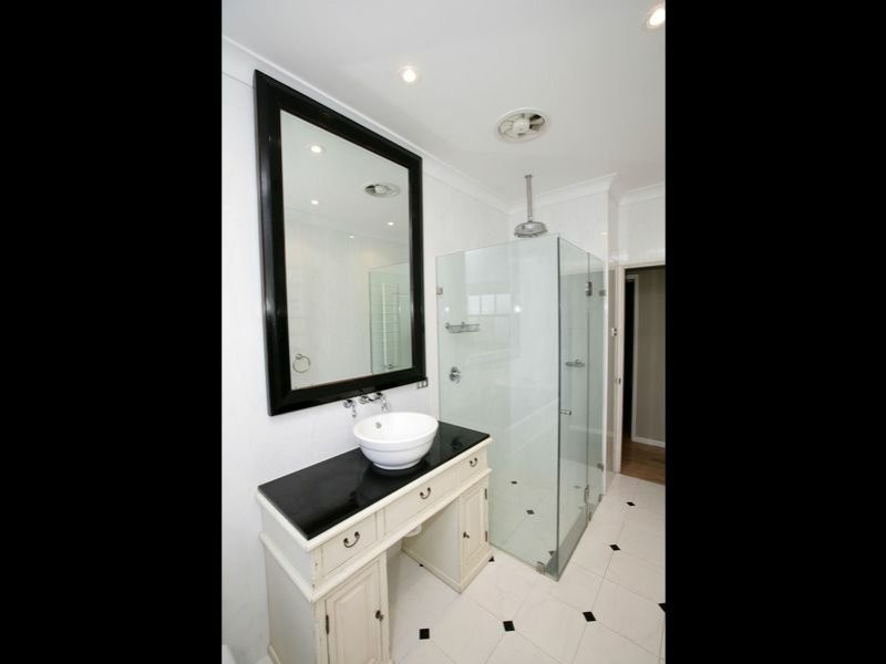 14 Wilks Avenue, Kooringal NSW 2650