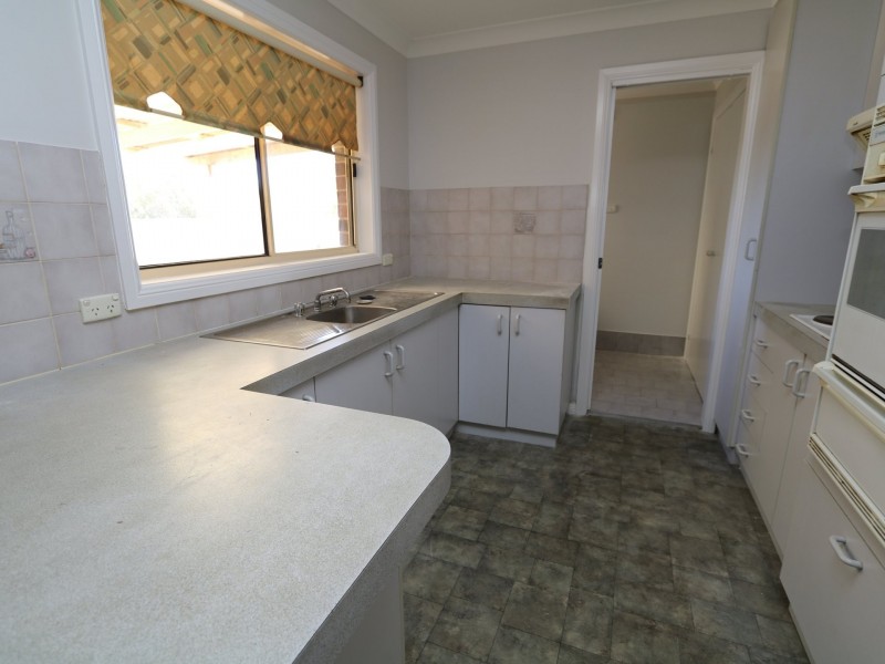 51 Nardoo Street, Glenfield Park NSW 2650