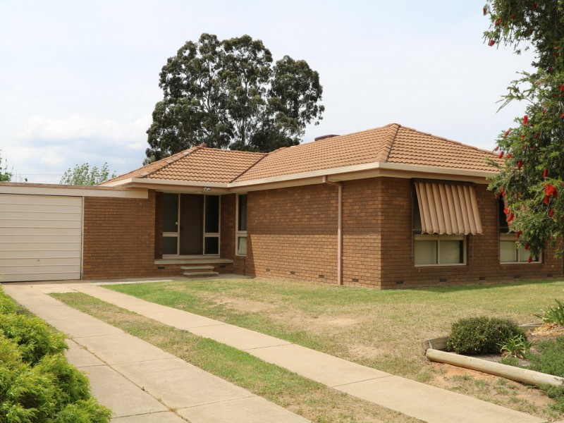 3 Goborra Street, Glenfield Park NSW 2650