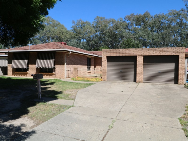 14 Bocquet Street, Lake Albert NSW 2650