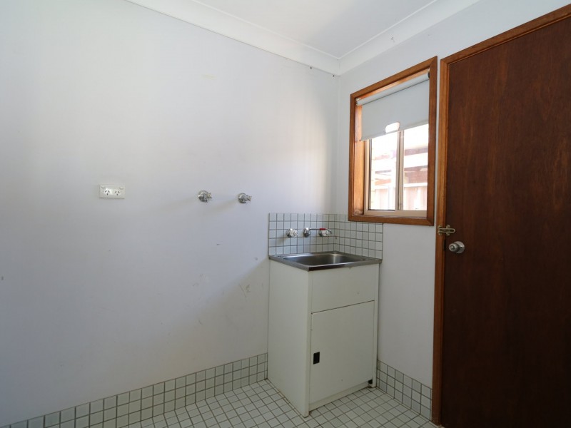 14 Bocquet Street, Lake Albert NSW 2650