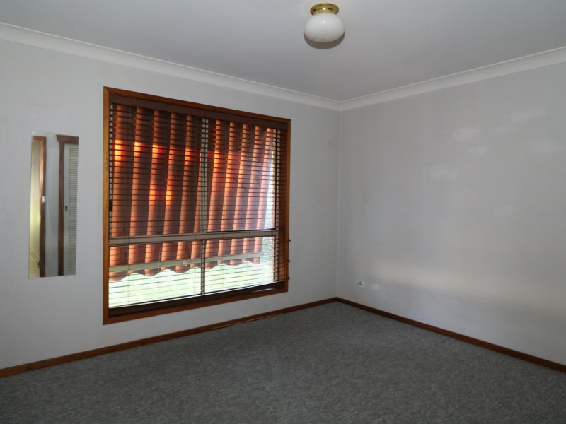 14 Bocquet Street, Lake Albert NSW 2650
