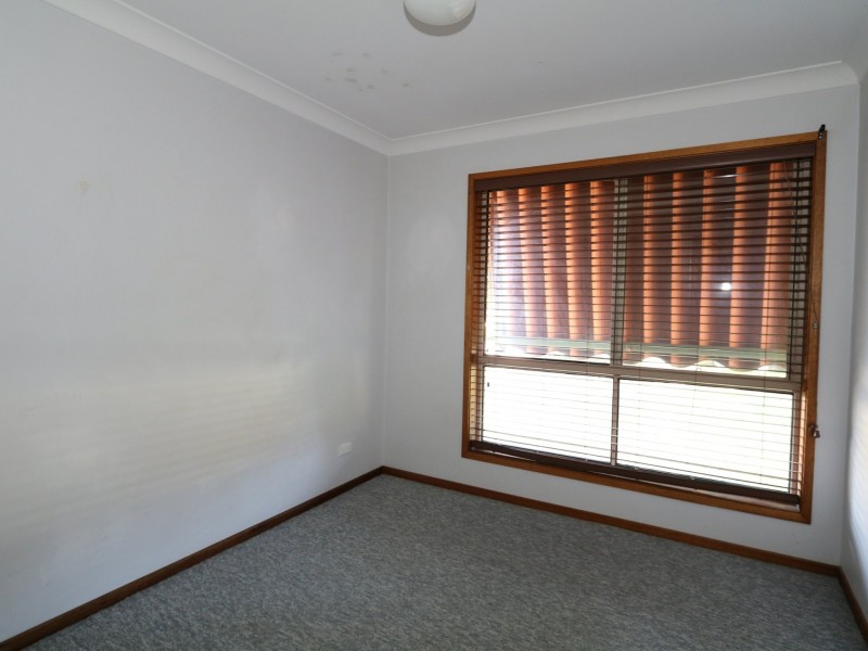 14 Bocquet Street, Lake Albert NSW 2650