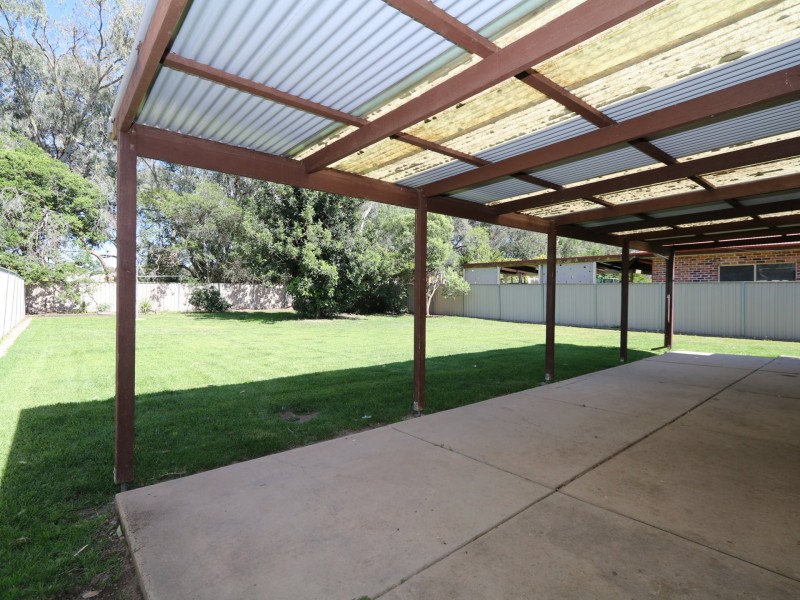 14 Bocquet Street, Lake Albert NSW 2650