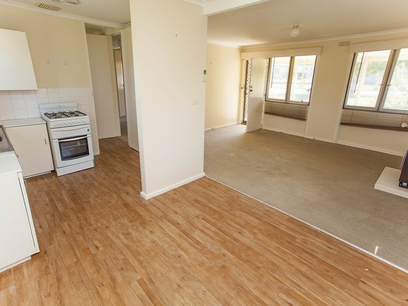 24 Ziegler Avenue, Kooringal NSW 2650