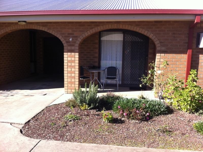 4/5 Langdon Avenue, Wagga Wagga NSW 2650
