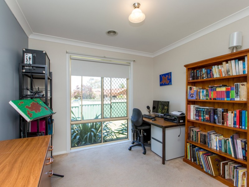 27 Kimberley Drive, Tatton NSW 2650