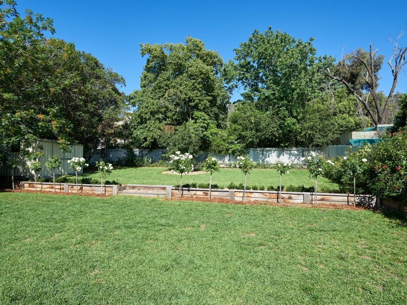 190 Lake Albert Road, Kooringal NSW 2650