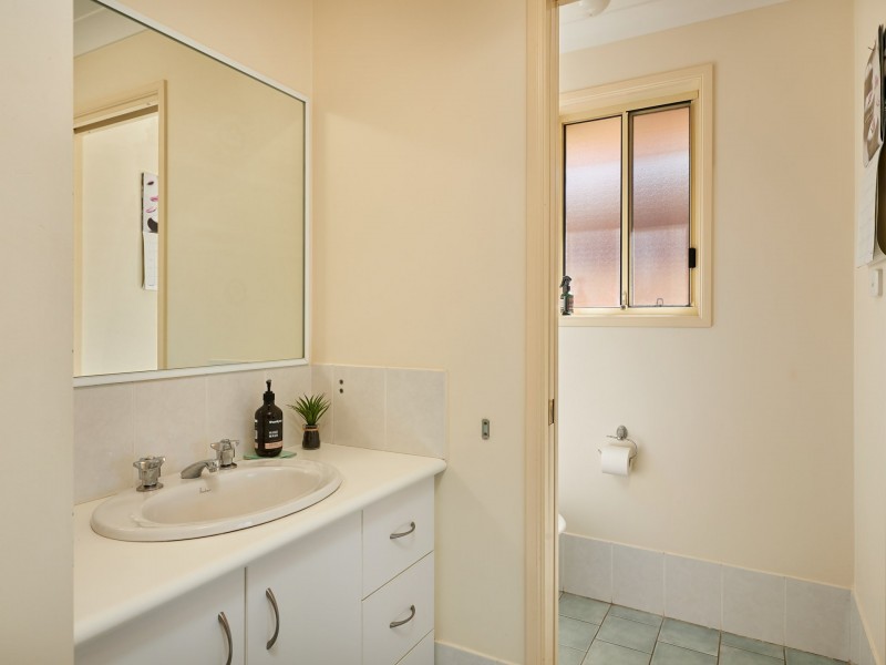 25 Wonkana Road, Glenfield Park NSW 2650