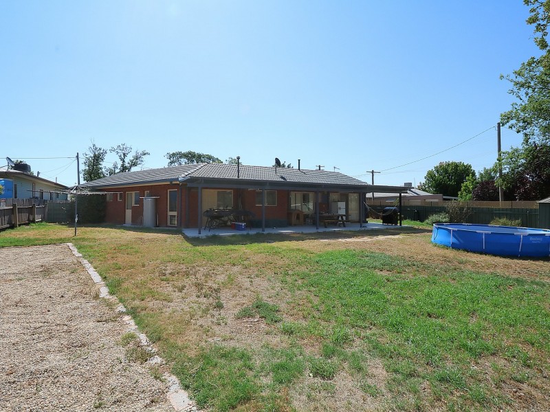 21 Inglis Street, Lake Albert NSW 2650