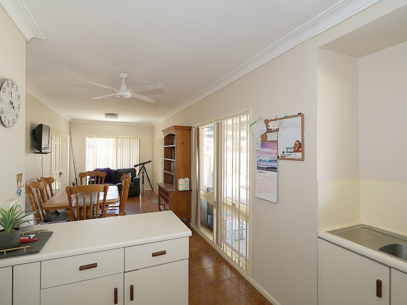 21 Inglis Street, Lake Albert NSW 2650