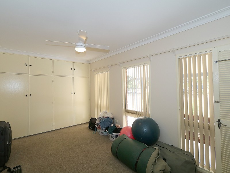 21 Inglis Street, Lake Albert NSW 2650