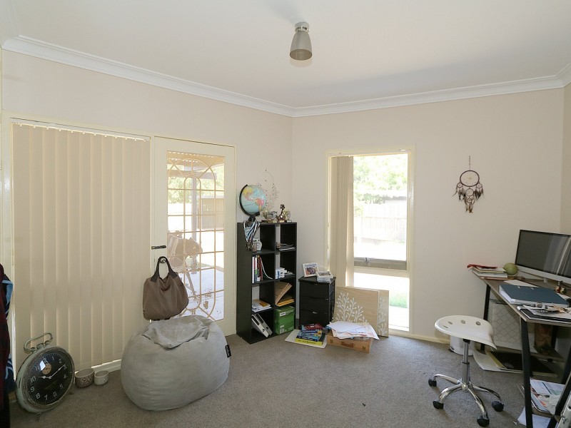 21 Inglis Street, Lake Albert NSW 2650