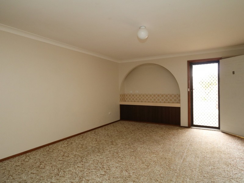 2/2 Bavaria Street, Tolland NSW 2650