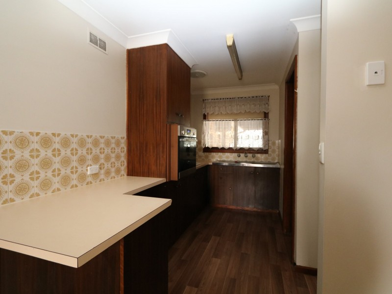 2/2 Bavaria Street, Tolland NSW 2650