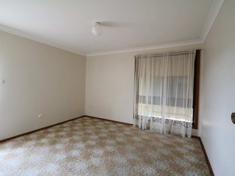 2/2 Bavaria Street, Tolland NSW 2650