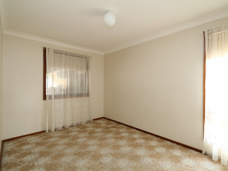 2/2 Bavaria Street, Tolland NSW 2650