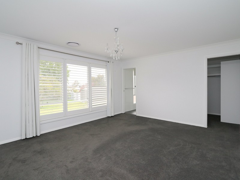 135 Grove Street, Kooringal NSW 2650