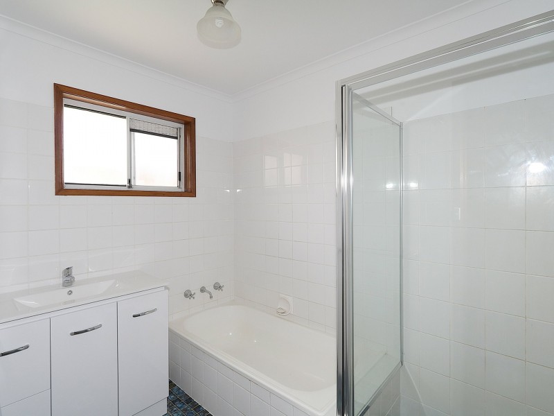 16 Goborra Street, Glenfield Park NSW 2650