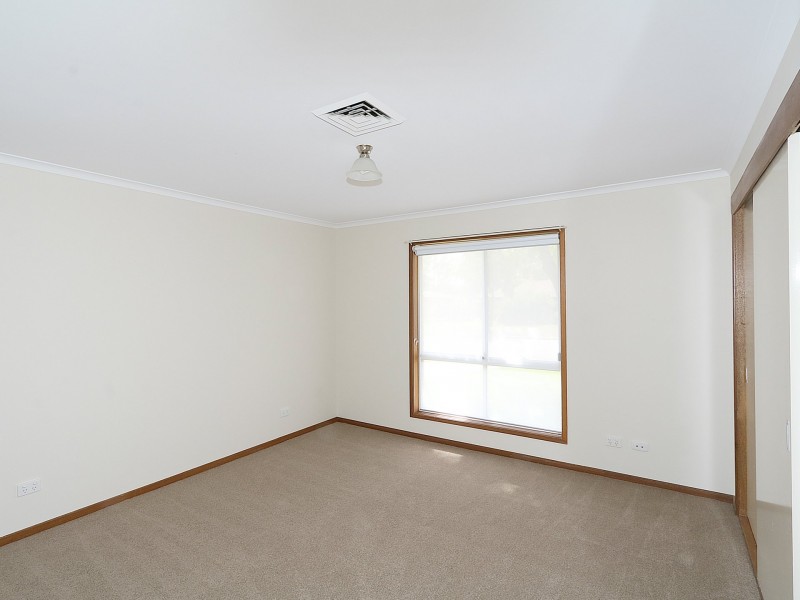 16 Goborra Street, Glenfield Park NSW 2650