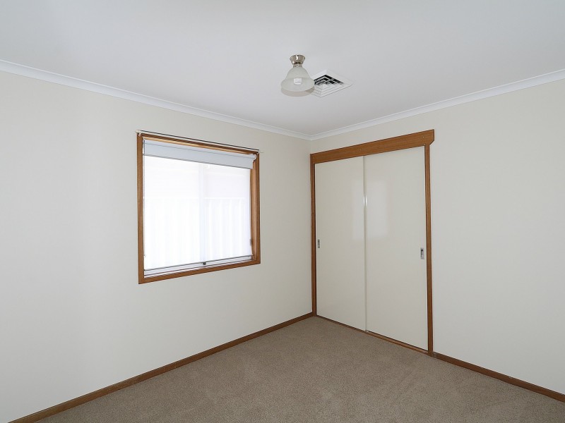 16 Goborra Street, Glenfield Park NSW 2650