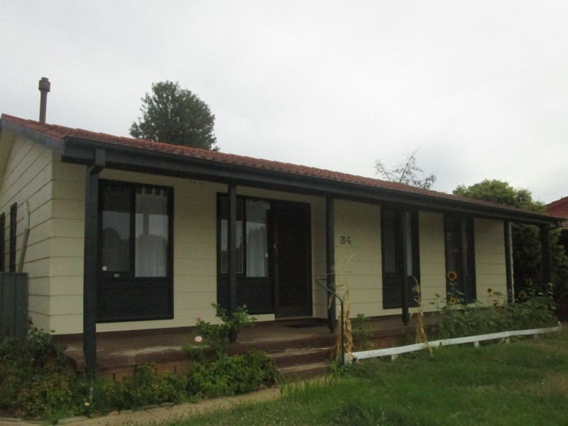 34 Bruce Street, Tolland NSW 2650