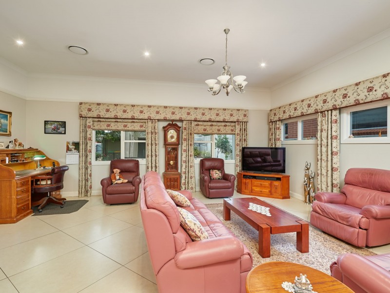 24 Thorne Street, Wagga Wagga NSW 2650