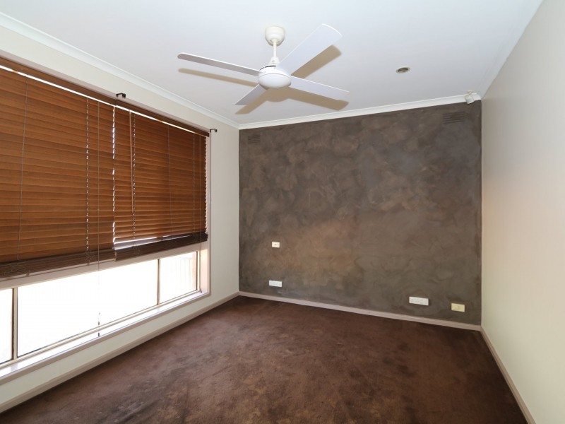 1 Kerr Street, Ashmont NSW 2650