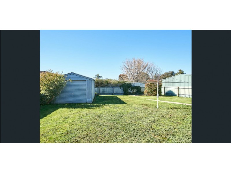 1 Tichborne Crescent, Kooringal NSW 2650