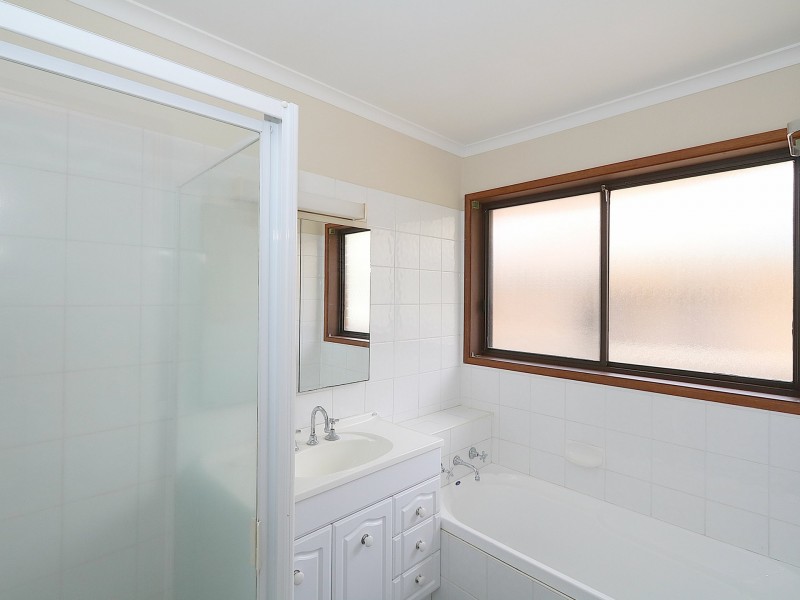 8 Pugsley Avenue, Estella NSW 2650