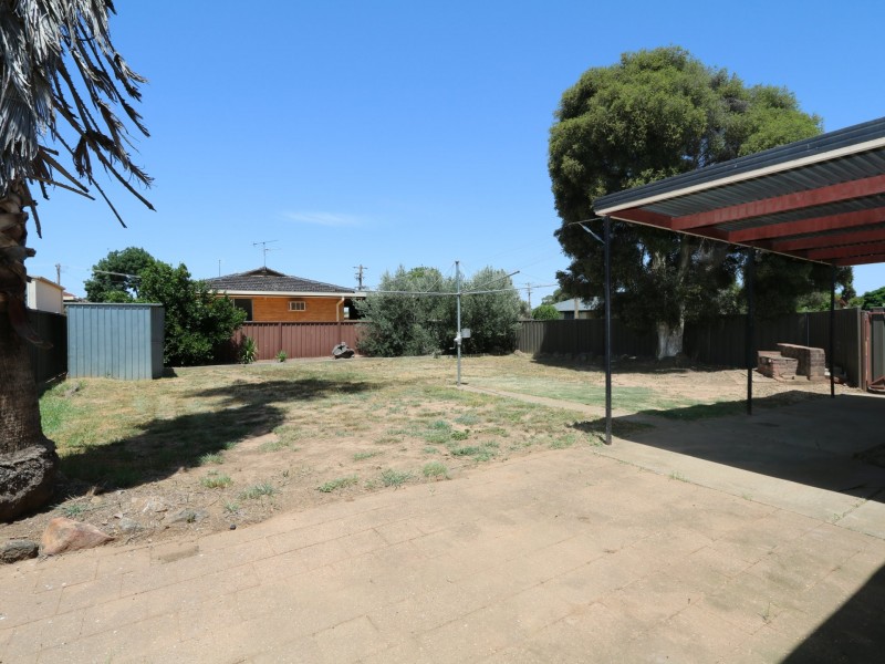 468 Lake Albert Road, Lake Albert NSW 2650