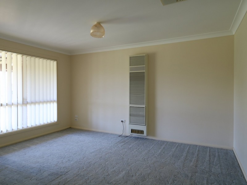 28 Yarrawah Crescent, Bourkelands NSW 2650