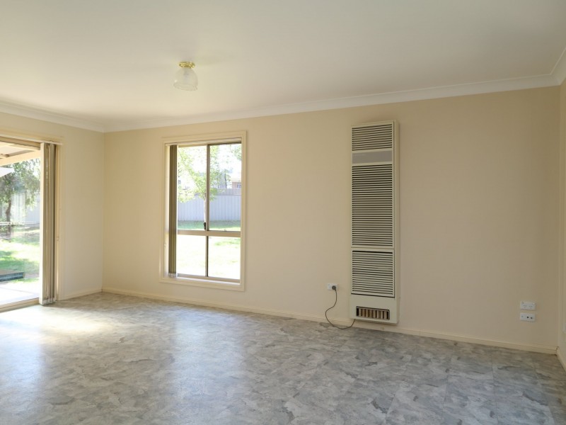 28 Yarrawah Crescent, Bourkelands NSW 2650