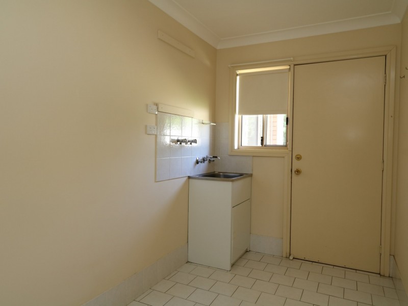 28 Yarrawah Crescent, Bourkelands NSW 2650