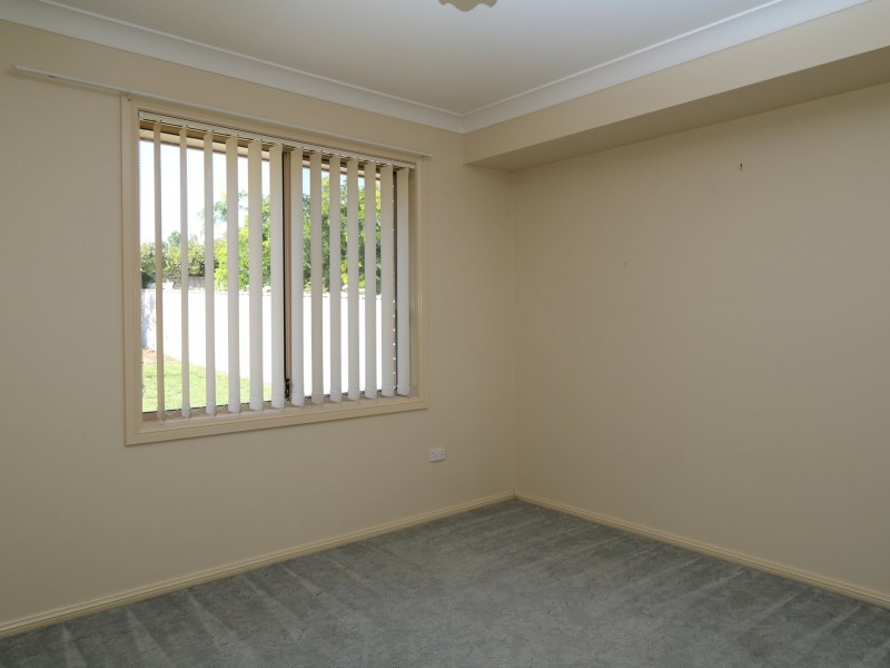 28 Yarrawah Crescent, Bourkelands NSW 2650