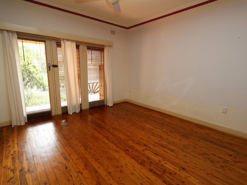 69 Mitchelmore Street, Turvey Park NSW 2650