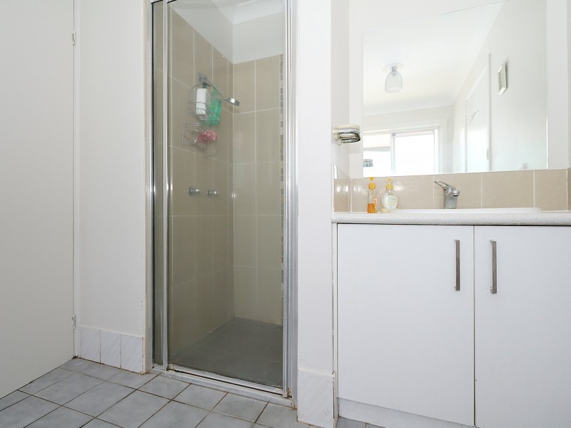 16 Jeeba Place, Glenfield Park NSW 2650