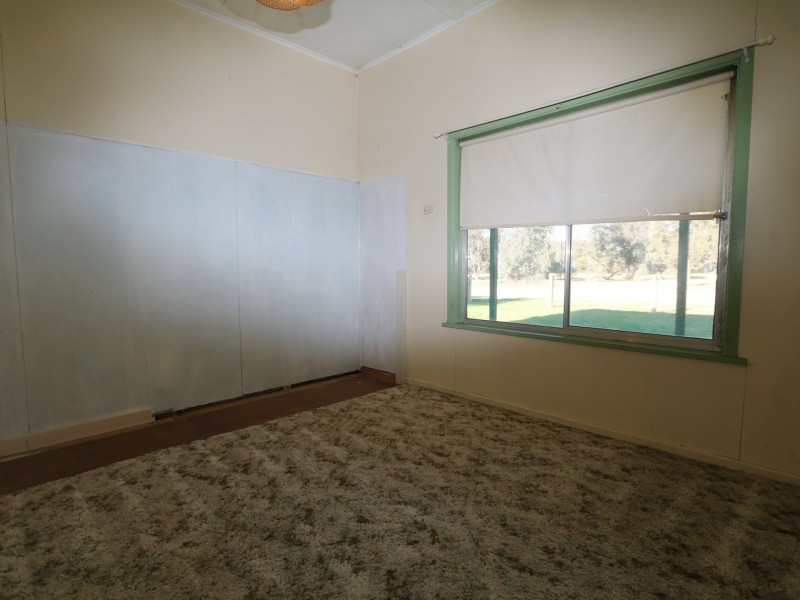 20 Power Street, Lake Albert NSW 2650