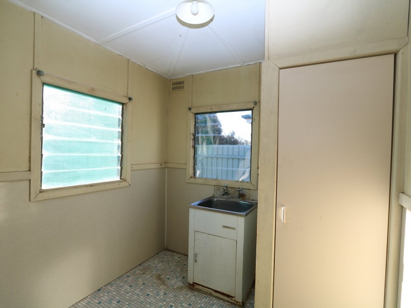 20 Power Street, Lake Albert NSW 2650