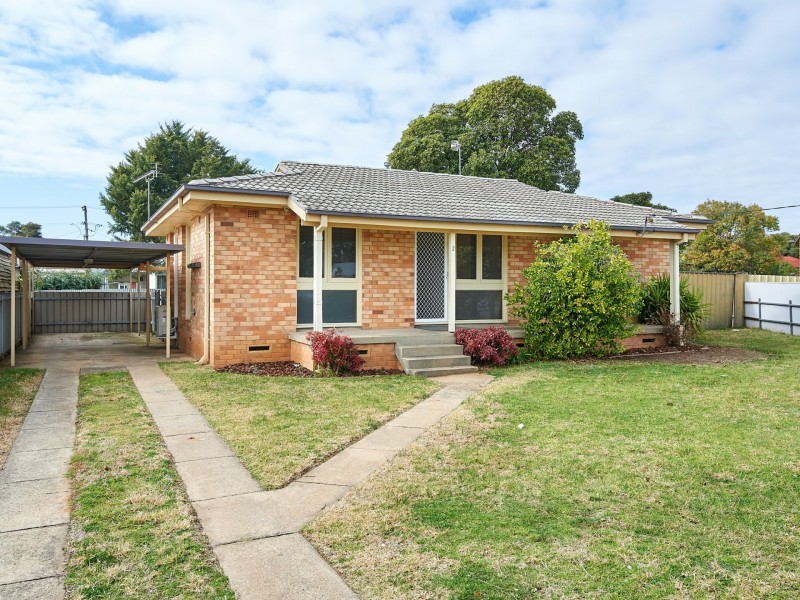 2 Smithies Place, Ashmont NSW 2650