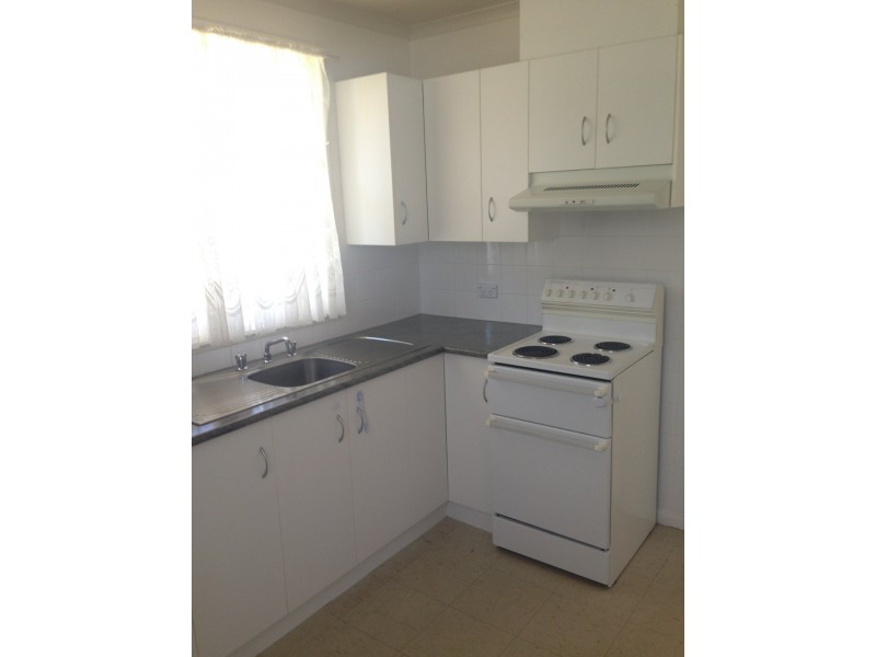 13 Meads Place, Mount Austin NSW 2650